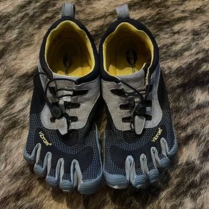COPY - Vibram fivefinger running shoes